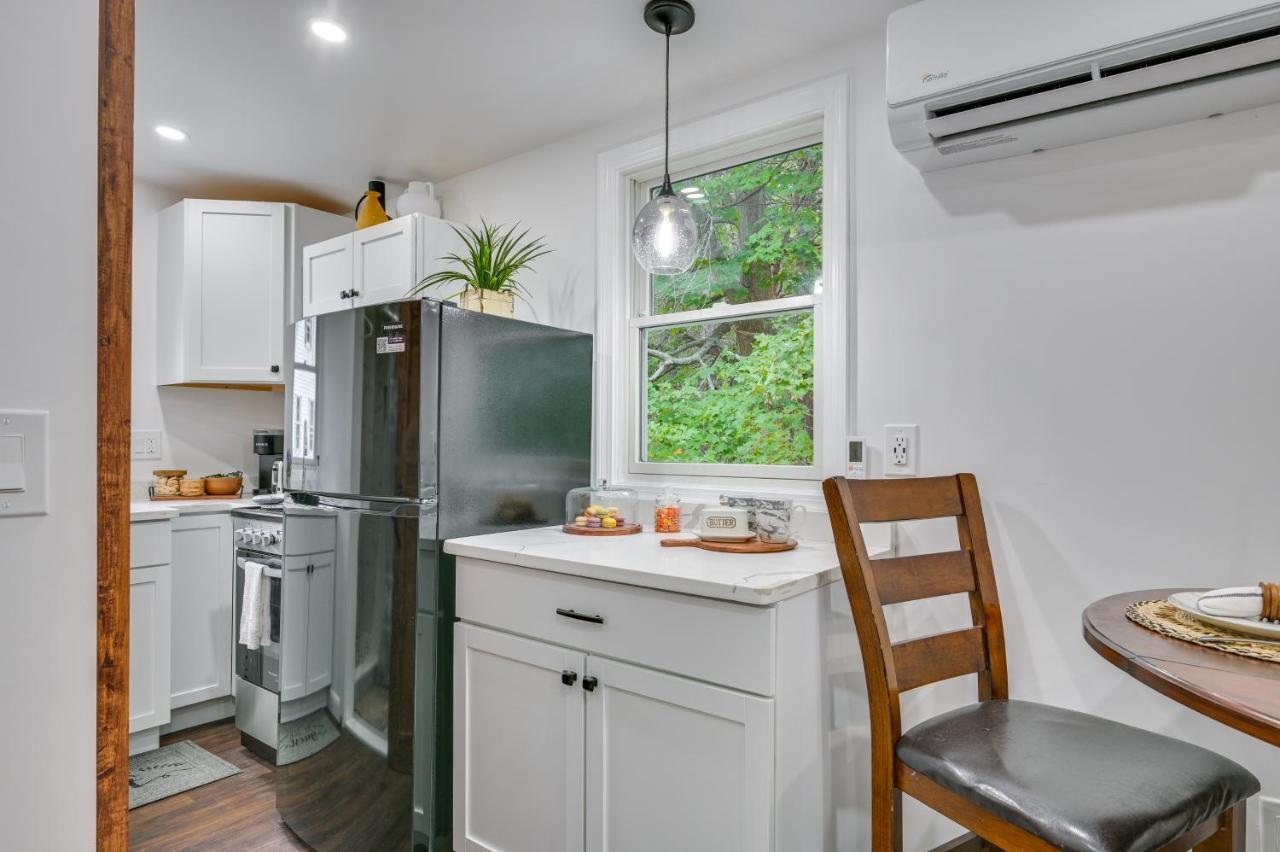 Apartment Charming 5 Mi To Salem! *